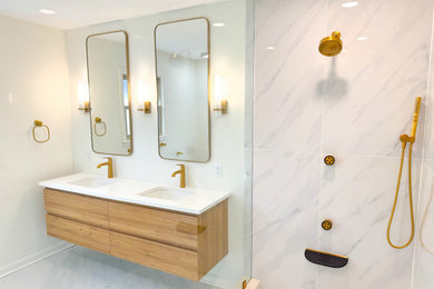 Mid-century modern bathroom photo in Kansas City