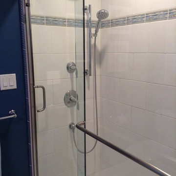 Small Coastal Bathroom