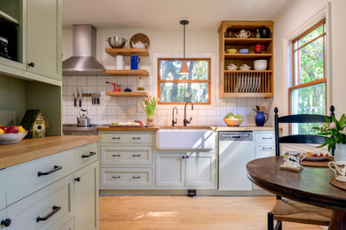 Kitchen photo in Seattle
