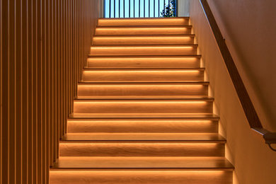 ポートランドにあるアジアンスタイルのおしゃれな階段の写真