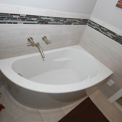 Potomac Contemporary Bathroom - Bathtubs
