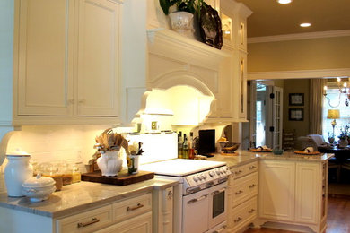 Example of a classic kitchen design in Other