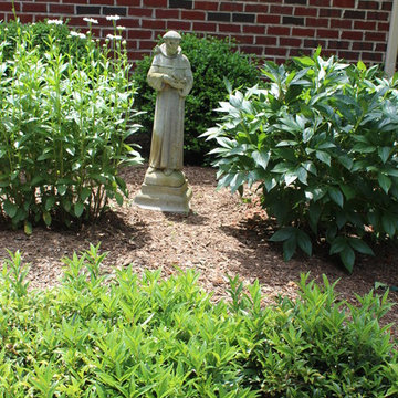 Nokesville VA front walk and garden