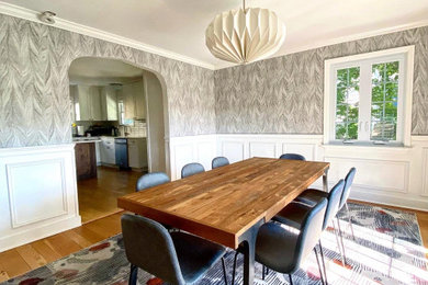 Dining room - transitional dining room idea in New York