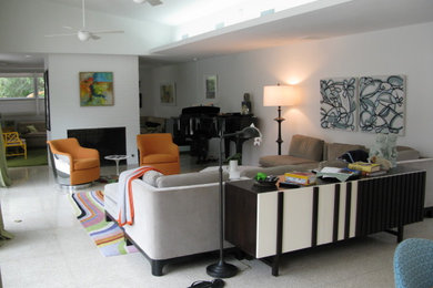 Minimalist living room photo in Austin