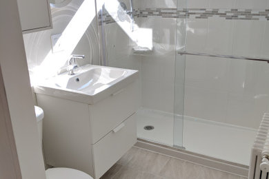 Bathroom - modern bathroom idea in Other