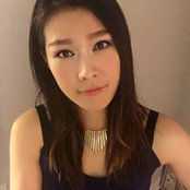 Joy Zhous foto
