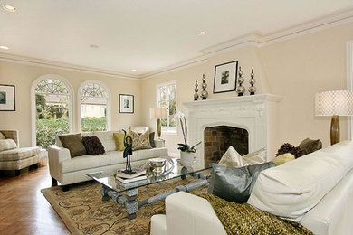 Elegant living room photo in San Francisco