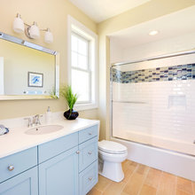upstairs guest bathroom