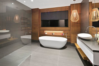 Photo of a contemporary bathroom in Brisbane.