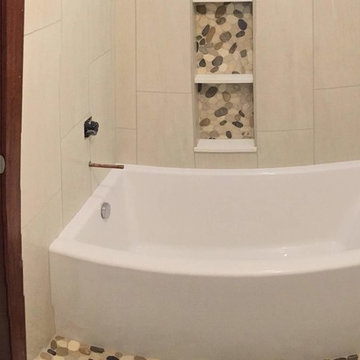 Tub Surround with Custom Niche