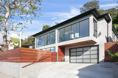 Example of an exterior home design in Los Angeles