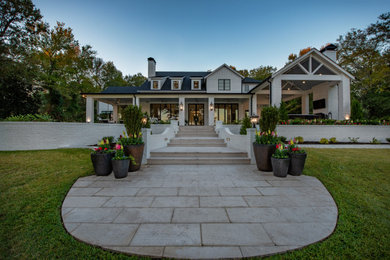This is an example of a transitional landscaping in Dallas.