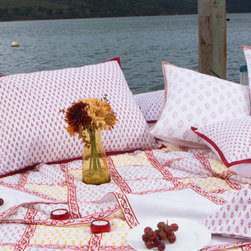 Attiser - Classic Crimson Bedding - Products