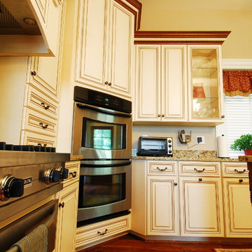 Traditional Antique White Kitchen in Clarksville, Maryland
