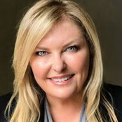Lindey Lambert's photo