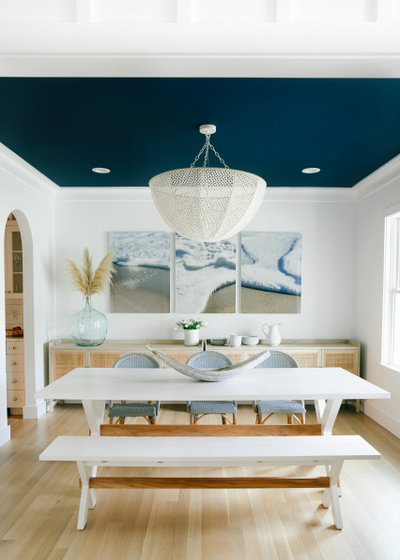 20 Dining Rooms With Chic Chandeliers and Pendant Lights