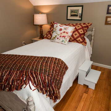 Royal Barry Wills Cape - Twin Bedroom