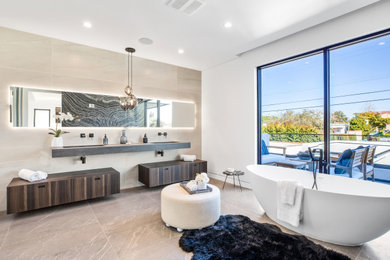 Inspiration for a bathroom remodel in Los Angeles