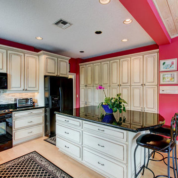 Jonathan's Landing Real Estate - 3884 Outlook Court
