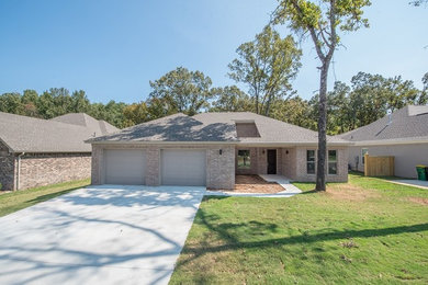 Elegant exterior home photo in Little Rock