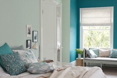 Inspiration for a transitional bedroom in Berkshire.