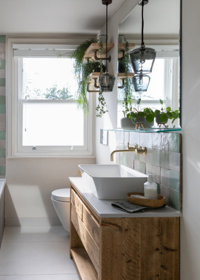 Rustic Bathroom by Yoko Kloeden Design