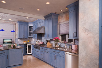 Transitional kitchen photo in New York
