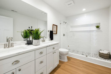 Example of a bathroom design in Las Vegas