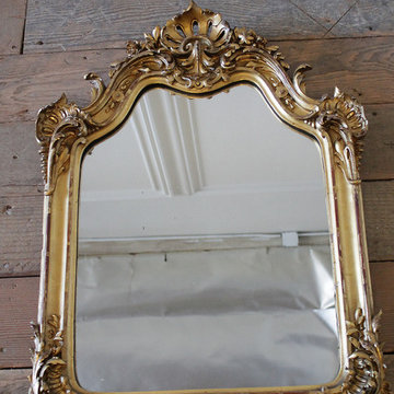20th Century Carved Louis XV Style Giltwood Mirror