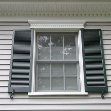 Vinyl Siding on Colonial Style Home, Evanston, IL