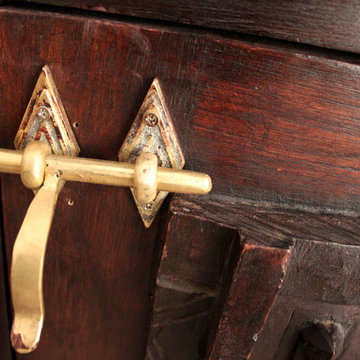 armoire avec portes ethniques d'Afrique