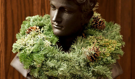 Budget Decorator: 15 Shortcuts to Holiday Style