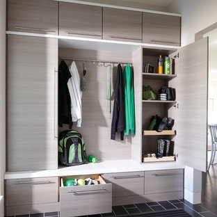 Example of a mid-sized minimalist mudroom design in Chicago