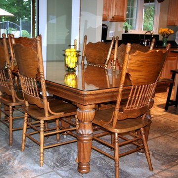 Family Colonial