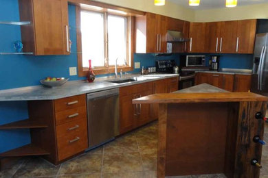 Inspiration for an eclectic kitchen remodel in Cedar Rapids