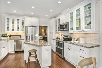 Kitchen - country kitchen idea in San Francisco