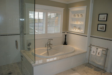 Design ideas for a traditional bathroom in Toronto.