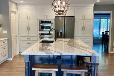 Kitchen - kitchen idea in Kansas City