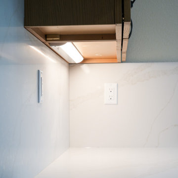 Modern Light Oak Shaker Kitchen with Waterfall Quartz Island P3| The Cabination
