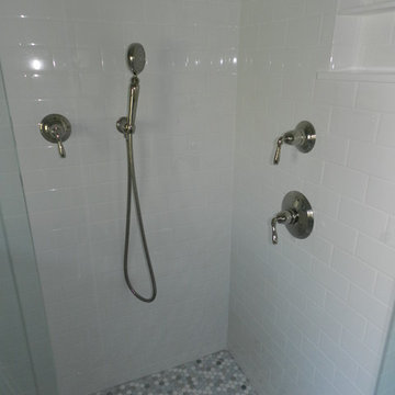 Spinnaker Phase II Guest Bath