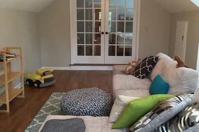Inspiration for a transitional living room remodel in Milwaukee