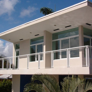 Hollywood intercoastal cable railings