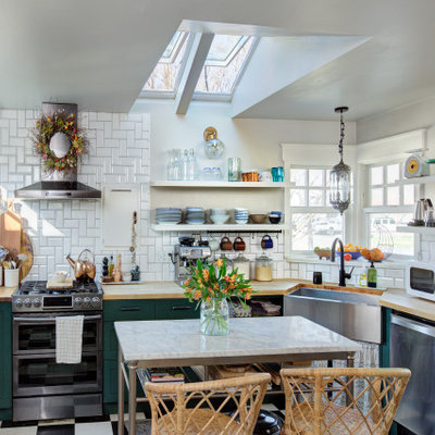 Example of a transitional kitchen design in Charlotte