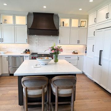 Luxe Living: A Bright and Balanced Culinary Space