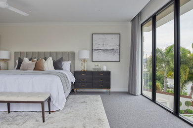 Inspiration for a transitional bedroom in Gold Coast - Tweed.