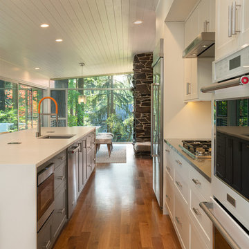 Bridle Trails Midcentury Modern Kitchen