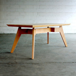 Span Dining Table - Esstische