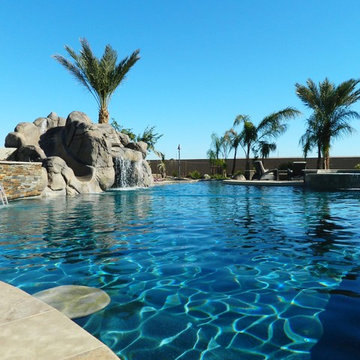 Lazy River Pool & Swim Up Bar in Arizona