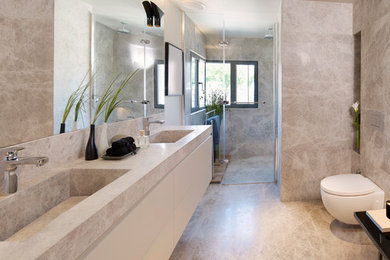 Bathroom - contemporary bathroom idea in Raleigh